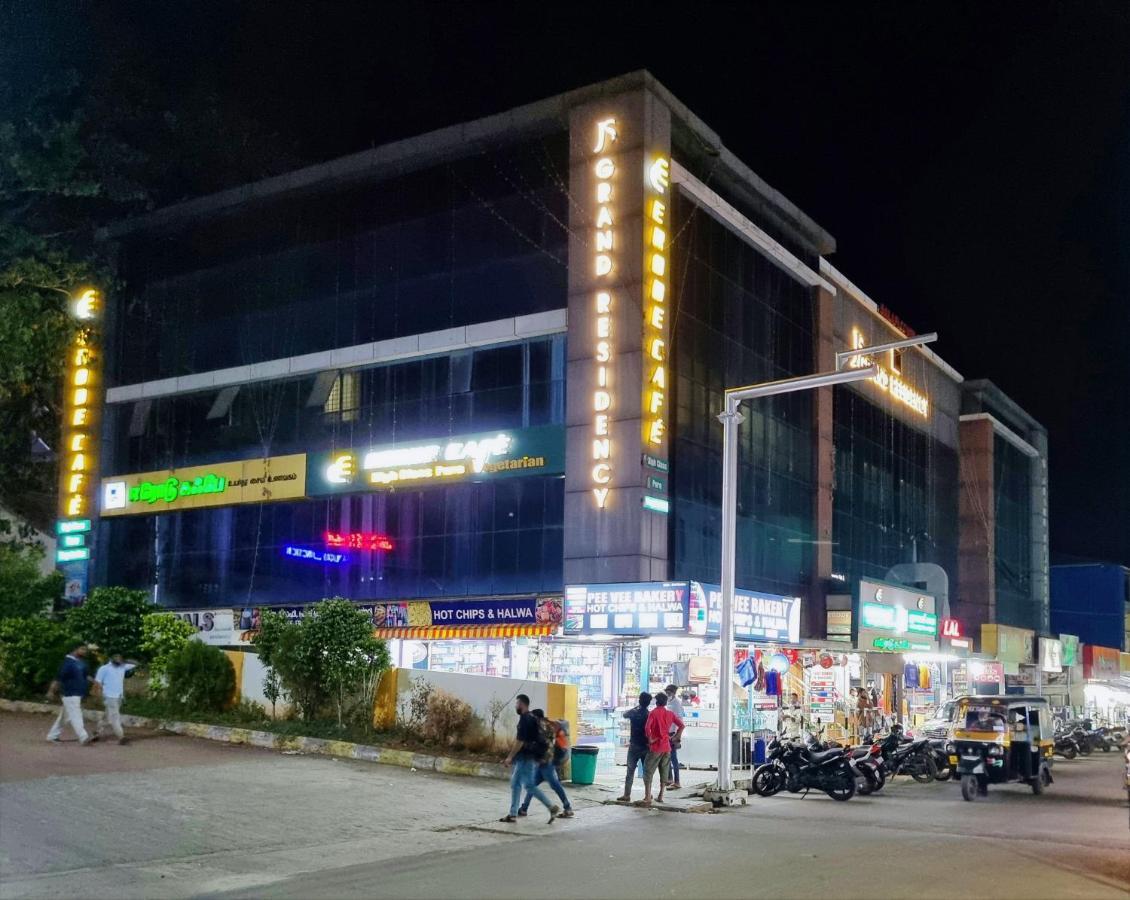 Js Grand Residency Hotel Palakkad Eksteriør billede